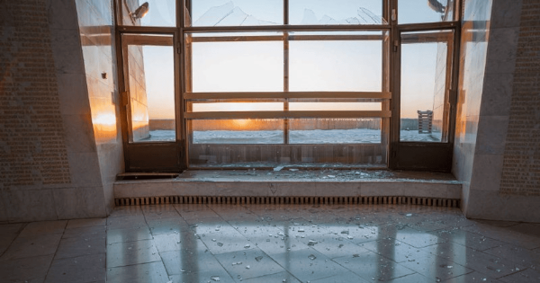 Атака на Київ: росіяни пошкодили зал слави Музею війни у підніжжі монумента "Батьківщина-мати"
Атака на Київ: росіяни пошкодили зал слави Музею війни у підніжжі монумента "Батьківщина-мати"