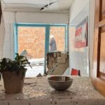 "Дякуємо Путіну, що звільнив від квартири й машини": що розповідають мешканці Солом'янського району Києва про атаку РФ