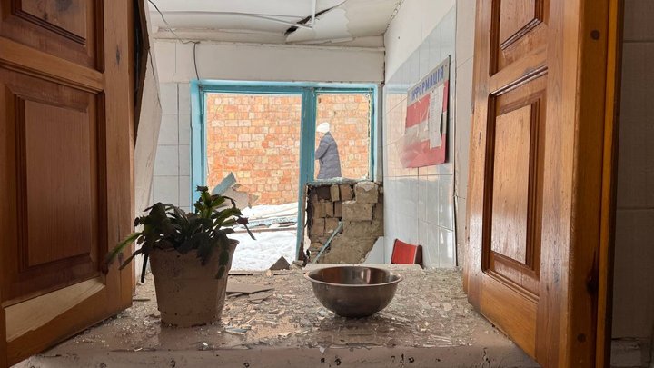 "Дякуємо Путіну, що звільнив від квартири й машини": що розповідають мешканці Солом'янського району Києва про атаку РФ