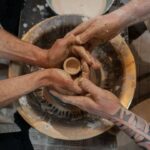 Разом зліпити "чашку для кохве": ДСНСникам Києва та їхнім коханим провели урок гончарства