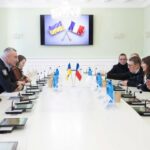 Міська голова Парижа Анн Ідальго зустрілася з Кличком та відвідала Бородянку