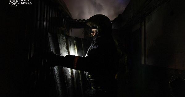 У Києві сталася пожежа на одному з відомих ринків
У Києві сталася пожежа на одному з відомих ринків