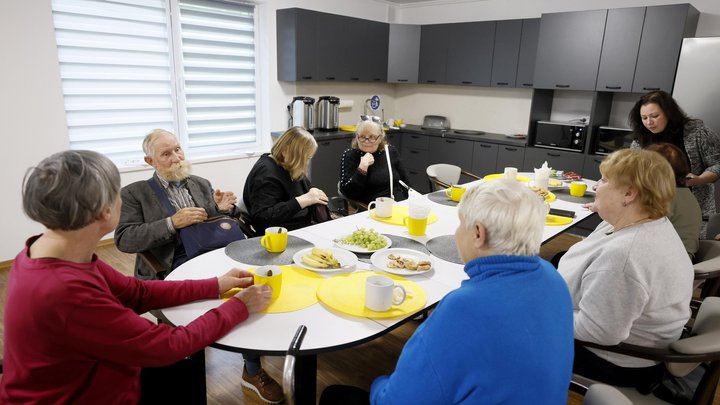 Допомагають жителям і енергетикам: у школах Києва не лише навчають учнів, а й забезпечують роботу "пунктів незламності"