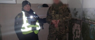 У Києві затримали військовослужбовця, який напав з ножем на двох людей