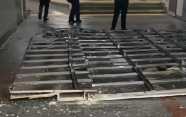 У Києві обвалилась стеля на одній із станцій метро 