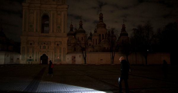 
 Світла у Києві стане більше: що обіцяє Шмигаль
 