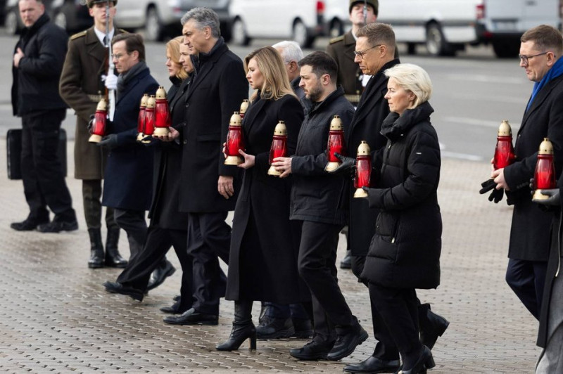 Зеленський та іноземні делегації взяли участь у молитві за Україну і вшанували полеглих військових