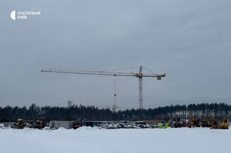 "Сперечаємось за клаптик землі, де їх захоронити". НВМК продовжує поховання військових після постанови Верховного суду