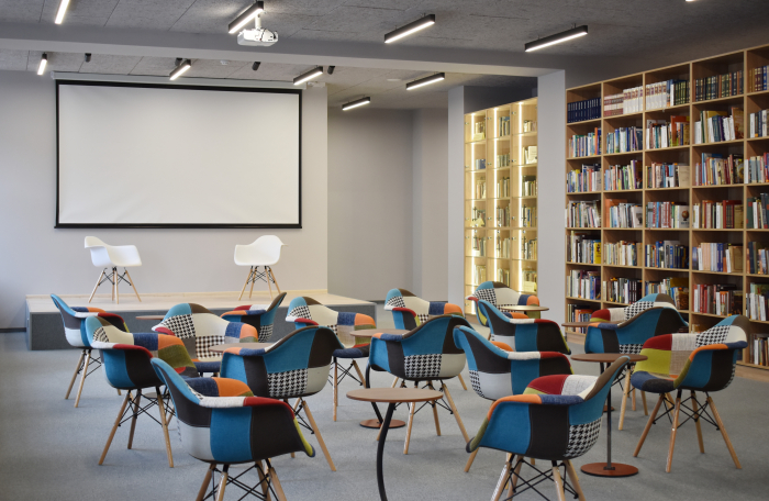 В Киеве в университете Гринченко открыли обновлённую безбарьерную библиотеку.