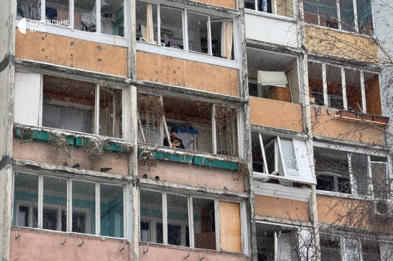 "Дякуємо Путіну, що звільнив від квартири й машини": що розповідають мешканці Солом'янського району Києва про атаку РФ