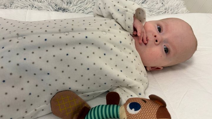 "Він міг бути з мамою і татом, якби не шахед": як живе п'ятимісячний Назарчик, мати якого загинула через атаку на Київ