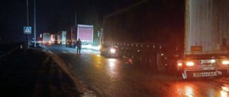 Через снігопад Київ скували затори, запроваджені обмеження на в'їзд вантажівок