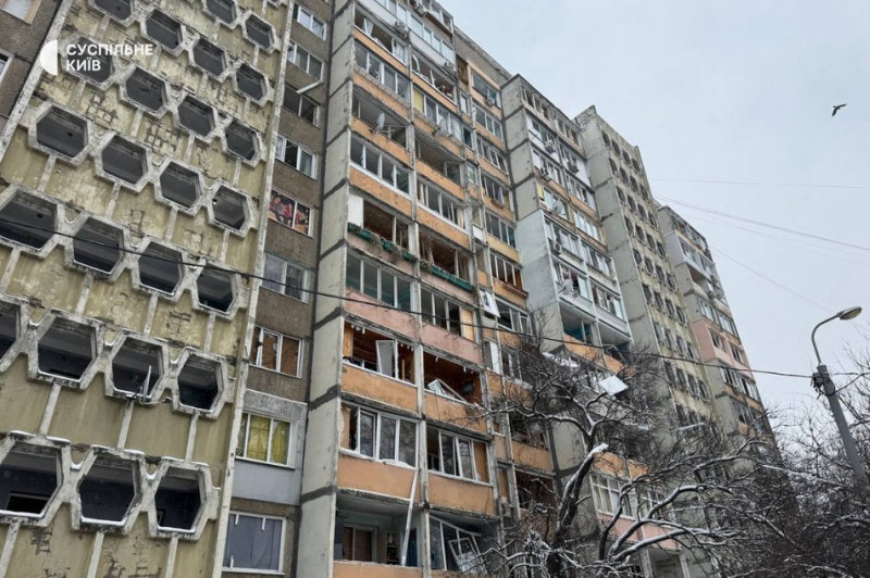 "Дякуємо Путіну, що звільнив від квартири й машини": що розповідають мешканці Солом'янського району Києва про атаку РФ