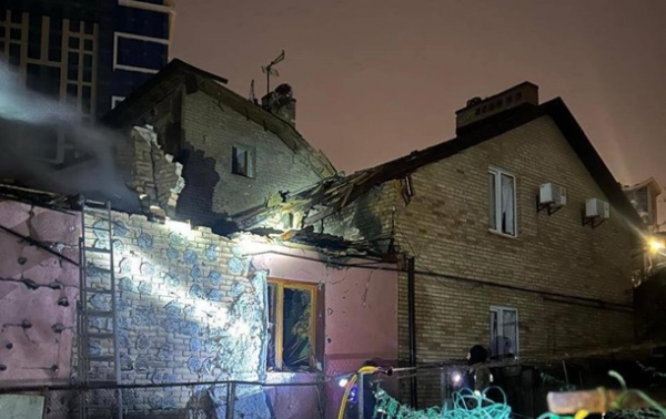 З'явилися фото з наслідками атаки РФ на Київ