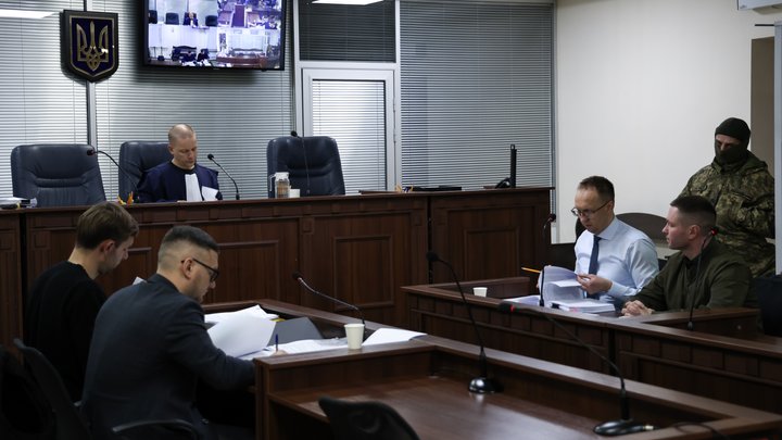 ВАКС обирає запобіжні заходи двом посадовцям СБУ та їхньому можливому спільнику за підозрою у хабарництві