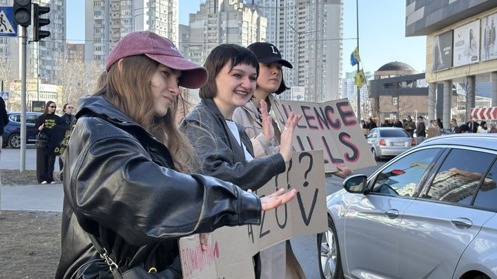 "Це нагадування, що нам потрібно об'єднуватися": акція на підтримку військовополонених у Києві