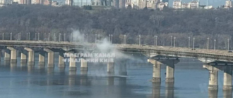 На мосту Патона сталася аварія тепломережі, частина Києва без тепла