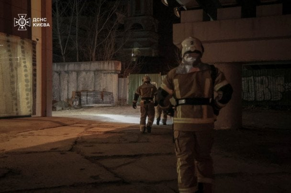 
 Упав до&nbsp;5-метрової ями та&nbsp;опинився на&nbsp;вулиці Київської Русі: хлопець дивом вижив у&nbsp;покинутій будівлі (фото)
 