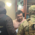 Допомагали відновлювати пошкоджені російські НПЗ: у Києві затримали трьох підозрюваних конструкторів