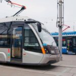 На лівому березі Києва на маршрути повертаються тролейбуси і трамваї
