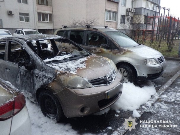 
 Суcідські війни: у&nbsp;Києві чоловік підпалив автомобіль знайомої через образу (фото)
 