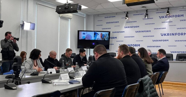 
 "Українські безпекові діалоги": в Києві запустили платформу для обговорення питань у сфері нацбезпеки
 