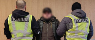 У Києві іноземець станцював на меморіалі загиблих героїв і поплатився за це (фото)