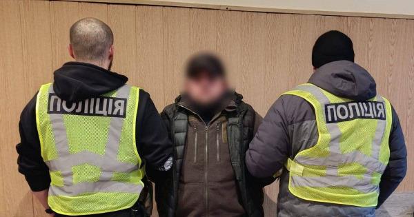 
 У&nbsp;Києві іноземець станцював на&nbsp;меморіалі загиблих героїв і&nbsp;поплатився за&nbsp;це&nbsp;(фото)
 