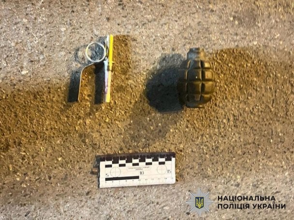 П’яний іноземець з гранатою тероризував перехожих у Києві: чим усе закінчилось
П’яний іноземець з гранатою тероризував перехожих у Києві: чим усе закінчилось
