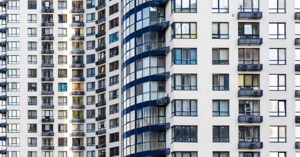 Тіло розрізало навпіл: у Києві чоловік випав з балкона багатоповерхівки (чутливі кадри)
Тіло розрізало навпіл: у Києві чоловік випав з балкона багатоповерхівки (чутливі кадри)