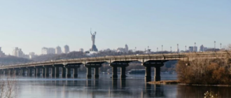 У Києві перевірили міст Патона та відповіли, чи безпечно ним їздити