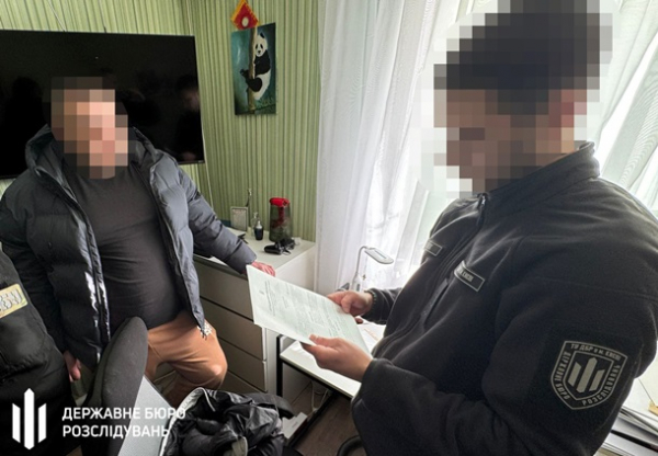 У Києві військовий продав два автомати Калашникова