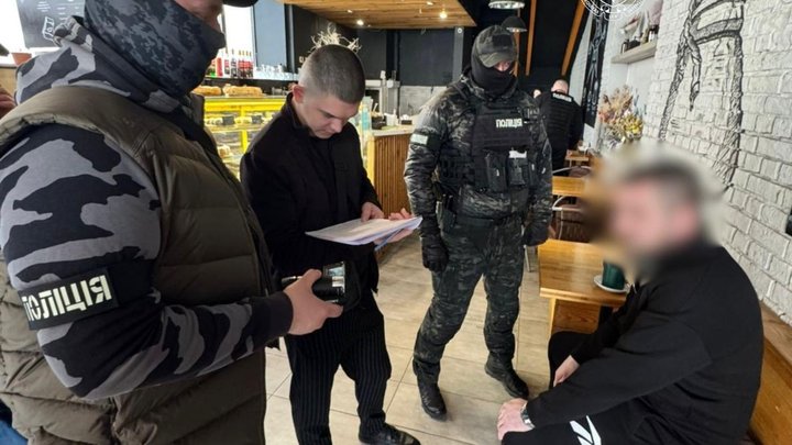 Киянин продавав "інвалідність" за $9000 на OLX: його затримали