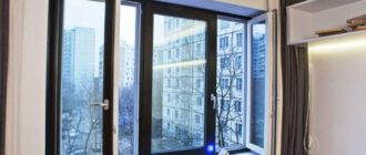 У Києві з вікна багатоповерхівки випав чоловік: деталі трагедії