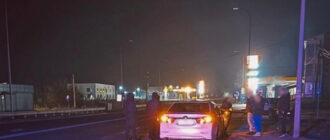 Під Києвом поліцейський збив 20-річну дівчину на переході