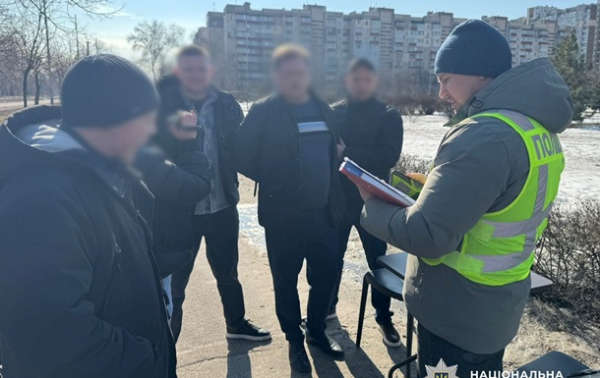 Киянин організував схему виїзду ухилянтів у статусі "священника"