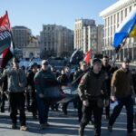 "Нас не так багато, але ми все одно це все втримали": у Києві відбувся марш до Дня добровольця