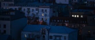 Екстрені відключення світла ввели в Києві та області