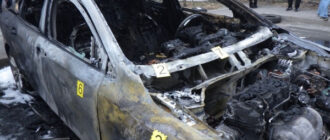 Суcідські війни: у Києві чоловік підпалив автомобіль знайомої через образу (фото)