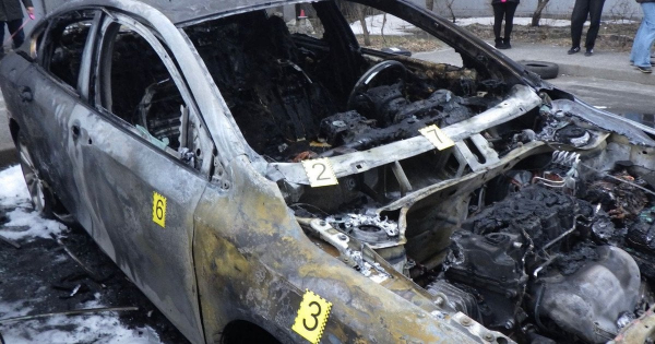 
 Суcідські війни: у&nbsp;Києві чоловік підпалив автомобіль знайомої через образу (фото)
 