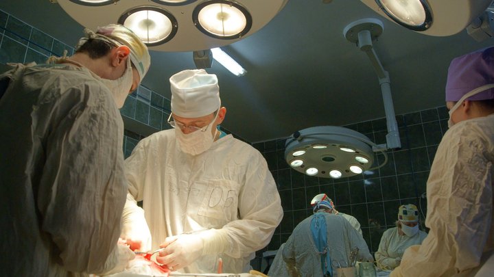 У столичному Охматдиті провели коридором пошани 13-річного Івана, який став посмертним донором