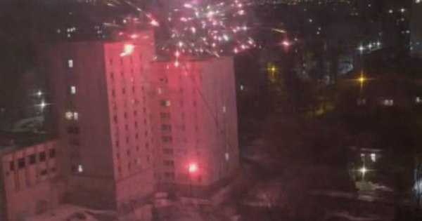 
 У&nbsp;Києві підліток запустив нічний феєрверк: що&nbsp;кажуть у&nbsp;поліції (фото)
 