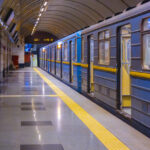 У Києві "протікає" метро: з’явилися мокрі плями на станціях — КМДА пояснила причину та чи безпечно їздити