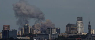 Вночі армія РФ вдарила по Києву: тисячі будинків знову без опалення