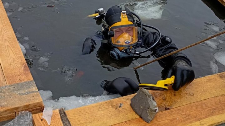Третю добу рятувальники шукають чоловіка, який намагався переплисти Дніпро