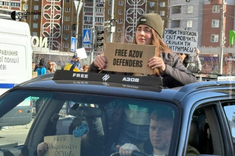 "Це нагадування, що нам потрібно об'єднуватися": акція на підтримку військовополонених у Києві