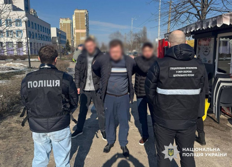 За кордон у статусі священника: киянина підозрюють в організації схеми уникнення мобілізації