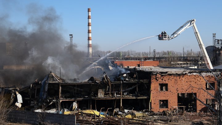 "Насилу вилізла боса, перекритий шлях був дверима": очевидці про наслідки російської атаки по Броварах