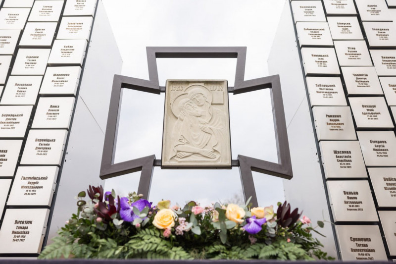 Четверта річниця деокупації Бучі: президент та іноземні гості вшанували пам’ять убитих РФ українців