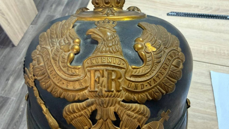 Понад століття тому його носив прусський офіцер: на київській митниці у поштовому відправленні виявили рідкісний шолом